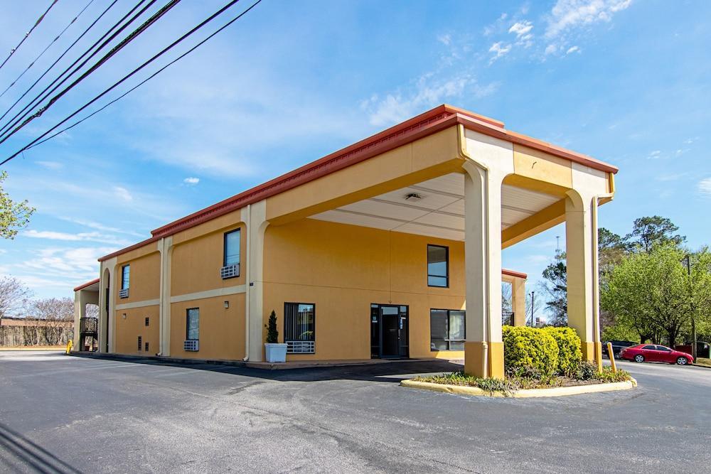 Auburn Lodge Near University Exterior photo